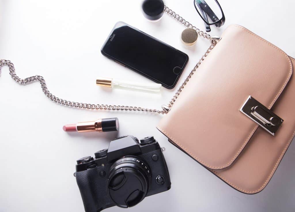 travel-makeup-bag-essentials